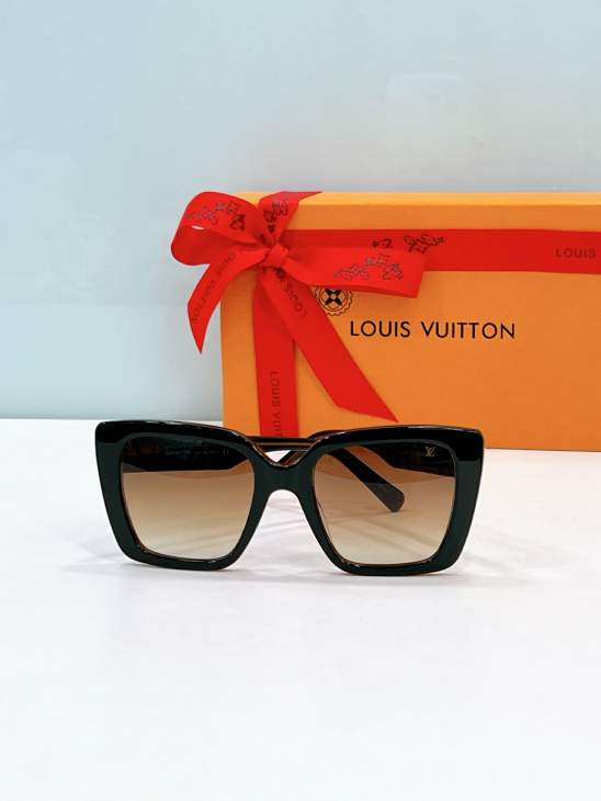 Picture of Louis Vuitton Sunglasses _SKUfw77361272fw